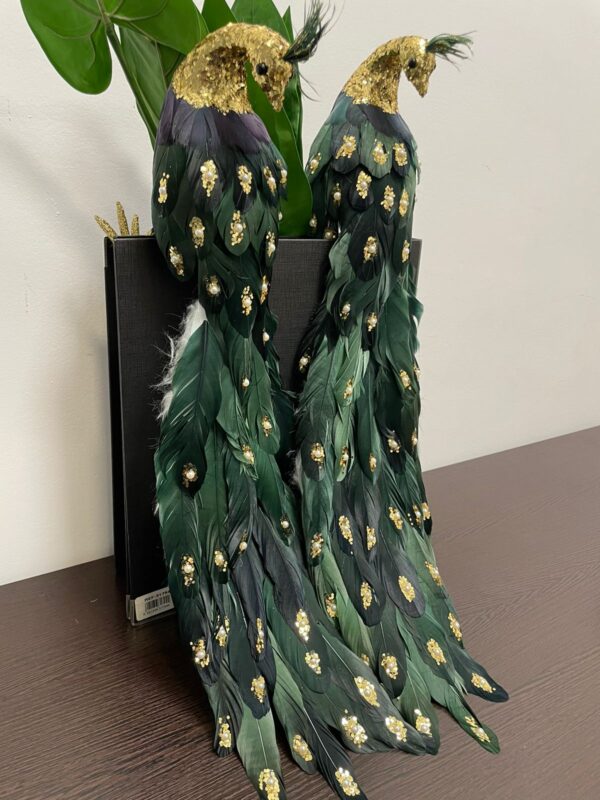 طاووس أخضر ذهبي للزينة