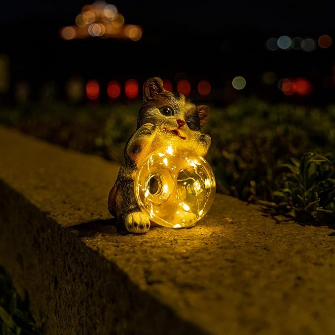 قطة مضيئة للحديقة