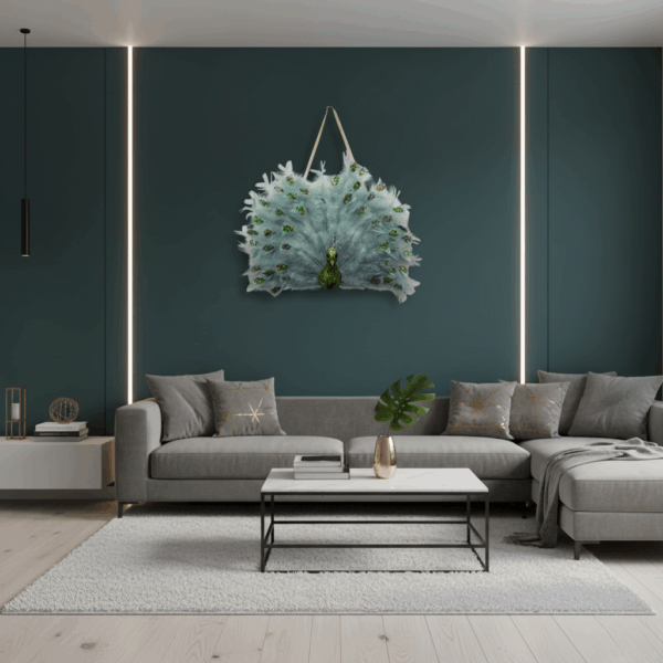 مجسم طاووس مزين بالريش - قطعة ديكور معلقة